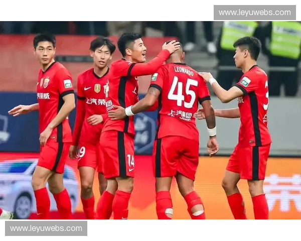 里昂vs南特实时：恩德里克右路内切射门考验防线